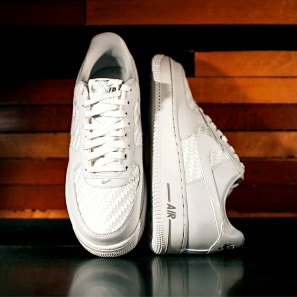 EUC Nike Air Force 1 Low Woven White 9.5